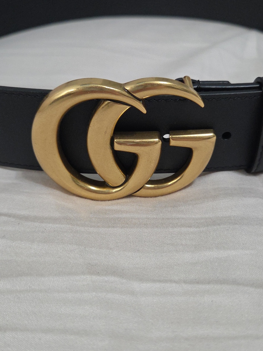 Gucci Marmont Black Leather Belt with Gold Double G Buckle - Picture 2 of 16